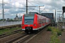 Einfahrt am 24.05.2014 von 425 516-2 als RB 44 nach Mainz Hbf in Ludwigshafen (Rhein) Mitte.