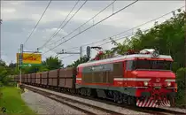 SŽ 363-036 zieht Erzzug durch Maribor-Tabor Richtung Norden. /19.8.2014