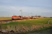 140 535-6 fuhr am 04.02.2014 mit einem Güterzug von Osnbarück nach Emden, hier bei Petkum.