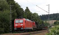185 023-9 und 294 868-5 mit dem Ek 55834 (Villingen(Schwarzw)-Offenburg Gbf) bei St.Georgen 18.8.14