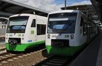 Hier links 650 404-6 und 650 406-1 als EB80992 von Saalfeld(Saale) nach Erfurt Hbf. und rechts 650 264-4 und 650 249-5 als EB80989 von Erfurt Hbf. nach Saalfeld(Saale), diese beiden Triebzugverbände standen am 19.8.2014 in Erfurt Hbf.