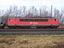 155 135 vor einen G�terzug in Brandenburg Hbf am 05.01.2007.