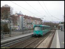 Der 4. Zug der Linie U6 zum Ostbahnhof am 31.12.2006 bei Einfahrt in die Station Hausener Weg.