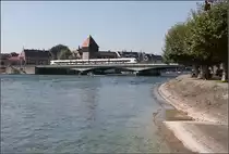 Die Alte Rheinbrücke in Konstanz -

Ein Seehas-Triebzug überquert den Rhein in Konstanz.

27.09.2014 (M)