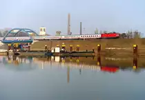 112 xxx mit IC 2239 (Warnem�nde–Leipzig) am 26.03.2003 in Wittenberge