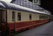 Rheingold Club 618089-70403-4 WGmh am 2.7.1988 im Hauptbahnhof Frankfurt am Main.