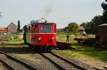 Der Triebwagen MEG T13 wird in Schierwaldenrath gestartet für den nächsten Einsatz. Sonntag 28.9.2014