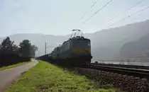 122 010-2 und 122 047-4 zu sehen am 28.09.14 in Ústí nad Labem-Střekov