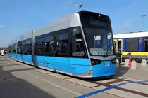 Die Straßenbahn  Tramlink für die Stadt Rostock der Fa.Vossloh auf der InnoTrans am 28.09.2014 In Berlin.
Die modular aufgebauten Fahrzeuge können zu 3, 5, 7 oder 9 Einheiten zusammengestellt werden.
