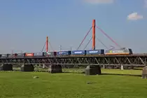 Bombardier TRAXX F 140 am 16.09.2014 in Duisburg auf der Haus-Knipp-Brücke.