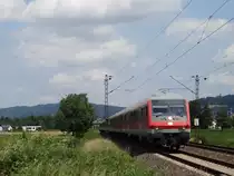 Eine n-Wagen Garnitur, welche von einer 111 angefeuert wurde, konnte am 12.6.14 bei Ladenburg aufgenommen werden.
