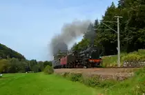 Goldener Herbst und eine wunderschöne Lok. Was braucht es anderes um einen Sonntag im Albtal perfekt zu machen? Nichts! So geschehen am 28.09.2014 kurz vor der badisch-württembergischen Grenze.
