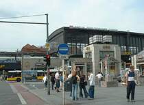 Bahnhof Zoologischer Garten im Juni 2002, fr�her wichtigster Fernbahnhof in die Bundesrepublick, heute Regionalbahnhof f�r die Stadtbahn.