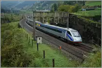Der von einem SBB ETR 470 geführte EC 312 von Milano nach Zürich fahrt unterhalb von Wassen gleich in den Kirchbergtunnel. 
10. Okt. 2014