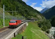 Re 460 007 mit einem IR nach Locarno am 02.09.2014 bei Gurtnellen.
