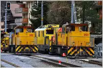 1991 wurden von Kaelble-Gmeinder diese zwei Gmf 4/4 242 und 243 gekauft. Sie werden mehrheitlich vom Gleisunterhalt eingesetzt und befinden sich beide in Klosters-Platz, wo an der Doppelspur Richtung Klosters Dorf gearbeitet wird. (14.10.2014)