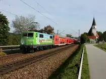 Die 111 039 mit einem RE nach München am 12.10.2013 unterwegs bei Hausbach.