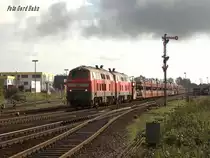 218362 und 218359 erreichen mit einem beladenen Sylt Shuttle am 17.10.2014 Westerland auf Sylt.