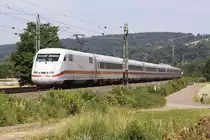 Am Morgen des 22.06.2014 passiert ein ICE1 (401 510-3) Uhingen.