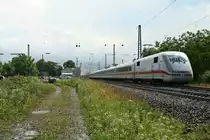 401 574-9 als ICE 75 von Hamburg-Altona nach Z�rich HB am Nachmittag des 11.07.14 in Heitersheim.