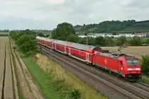146 232-4 mit einem RE von Schliengen �ber Freiburg (Breisgau) Hbf nach Offenburg am Nachmittag des 11.07.14 n�rdlich von H�gelheim.