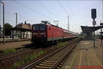Auf dem Weg von Eisenach nach Halle(Saale) Hbf legte BR 143 572-6 am 29.05.2003 mit ihrer RB einen kleinen Stopp in Gro�korbetha ein.
