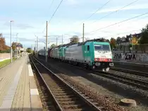 Cobra im Doppelpack. E 186 197 und einer weiteren E 186 kamen mit einem belgischen Güterzug durch Langerwehe in Richtung Aachen gefahren.

Langerwehe 26.10.2014