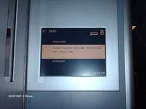 Das Innendisplay des InterCity 2450 Wagen8. Diese moderne neubauten werden die thermoplast Zuglaufschilder ersetzen.
