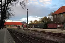 Abendlicher Blick am 16.10.2014 in den HSB-Bahnhof Wernigerode. Auf Gleis 34 hat man schon einen Sonderzug bereitgestellt, welcher am nächsten Morgen im Rahmen einer dreitägigen Sonderzugveranstaltung der IG HSB zum Brocken und dann weiter nach Gernrode fahren wird.