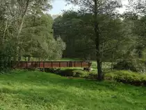 Brücke über die kleine Triebisch zwischen Taubenheim und Polenz bei km 10,8 der ehemaligen Strecke Wilsdruff - Meißen-Triebischtal. Hier fuhr der letzte Zug 1969; Foto vom 01.10.2014
