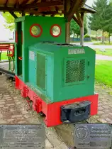Deutschland, Rheinland-Pfalz, Historische Feldbahn aus dem Weinberg der ehemaligen Staatsdomäne in Serrig. FNr.2188 - Bj.1958 - Typ DL8 - Bauart B-dm - Spur 600 - geliefert 24.10.1958 - Empfänger Feldbahnfabrik Breidenbach & Co., Mannheim, für Staatliche Weinbaudomäne Trier. 27.10.2014 http://www.lokrundschau.de/diema/  
						