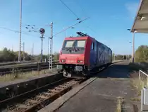 Am Mukraner Bahnsteig stand,am 28.Oktober 2014,die Schweizer Re 482 046.