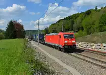 185 378 mit einem KLV am 25.04.2014 bei Wernstein am Inn.