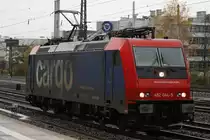 SBB Cargo 482 044 am 10.11.13 als Lz in M�nchen-Heimeranplatz.