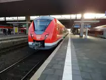 Als ich vor einigen Tagen die 440er in Düsseldorf sah traute ich meinen Augen nicht nun habe ich sie als S68 in Düsseldorf HBF eingefangen. Sie werden bis zum Fahrplanwechsel Mitte Dezember als S68 verkehren danach gehts als S8 auf die Strecke.
Hier stehen gerade 440 811 und 440 812 als S68.

Düsseldorf 28.10.2014
