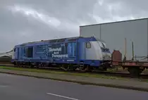 TRAXX 160 stehen mit Leerwagen zur Holzverladung auf dem Nebengleis des Bahnhofs Torgelow. - 22.10.2014
