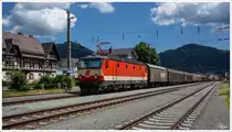 Schachbrett 1144 117 steht mit dem Güterzug 56565 im Bahnhof Leoben Göss. 
5_6_2014