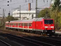 245 013 als RB 27043 von München nach Mühldorf. Am 29.10.14 Durchfahrt Heimeranplatz.