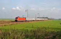 101 038-8 fuhr am 05.11.2014 mit dem IC 131 von Luxemburg nach Emden Außenhafen, hier bei Petkum.