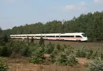 411 032 als ICE 1189 (Hamburg-Altona–M�nchen Hbf) am 22.03.2011 zwischen Bienenb�ttel und Bad Bevensen