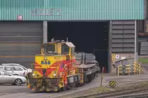 TKSE 866 zog am 26.10.14 einen Brammenzug aus Halle 7 bei HKM.