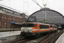 Locon 9906 und Locon 9905 im Amsterdamer Centraal Bahnhof am 28.10.2014.