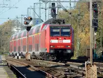 Zoom Aufnahme auf die 146 027 welche den RE1 nach Aachen in Richtung Köln zieht.
Gleich durchfährt sie den S-Bahnhof Düsseldorf Oberbilk.

Düsseldorf 08.11.2014