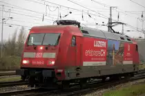 Am Morgen noch beim Fr�hst�ck kurz bei Drehscheibe-Online reingeschaut und siehe da die 101 080-0 mit Schweitz-Werbung war f�r Rostock angek�ndigt gegen 12:24 rangierte sie zum IC 2239(Rostock-Leipzig)