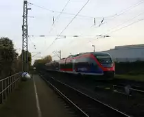 Ein Nachschuss von der Euregiobahn (RB20) aus Langerwehe-Stolberg-Altstadt nach Heerlen(NL) aus Richtung Aachen-West,Laurensberg,Richterich und hilt in Kohlscheid und fährt in Richtung Herzogenrath.
Bei schönem Herbstwetter am Morgen vom 14.11.2014.