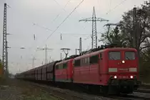 151 086 mit einer weiteren 151er und einem Kohlezug am 21.11.13 in Ratingen-Lintorf.