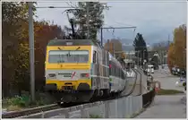 VAE 2425 von Luzen nach St.Gallen mit je einer Re 456 an Spitze und Schluss im 50 Promille Gefälle bei Freienbach SOB. (13.11.2014)