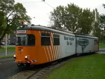 Arbeitswagen der RNV. Er trägt noch die Werbung der MVG für das Konzept  MVG 2000 . Rheinau Endstelle, 25.10.2014 um 10:16 Uhr. 