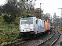 Am 17.11.2014 durchfährt am Nachmittag Metrans 186 - 182 - 2 mit einem Güterzug nach Dresden - Friedrichstadt aufgenommen vom Haltepunkt Dresden - Cotts. 
