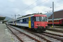 RBe 206 mit seinem EWI/II Pendel bei Ausfahrt als Regio in Balsthal, 03.10.2014.